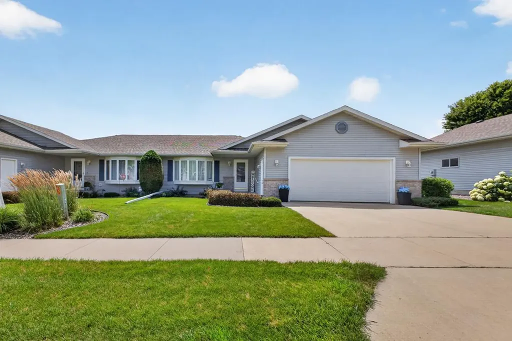 4514 Meadow Lakes Drive NW Rochester MN 55901
