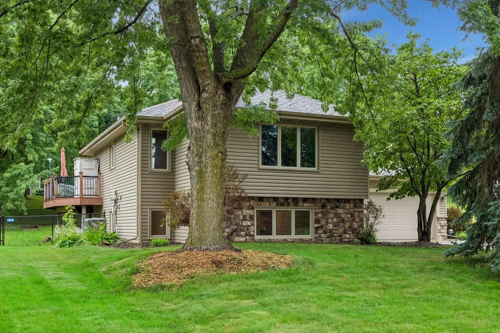 9704 172nd Street W Lakeville MN 55044