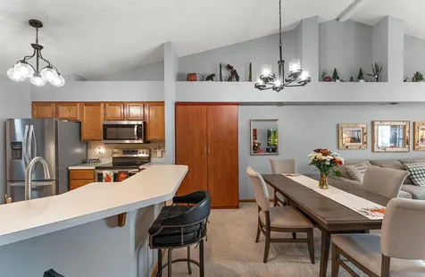 7556 Ojibway Park Bay Woodbury MN 55125