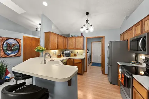 7556 Ojibway Park Bay Woodbury MN 55125