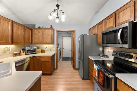 7556 Ojibway Park Bay Woodbury MN 55125
