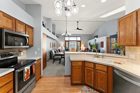 7556 Ojibway Park Bay Woodbury MN 55125