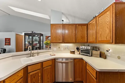 7556 Ojibway Park Bay Woodbury MN 55125