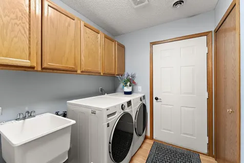7556 Ojibway Park Bay Woodbury MN 55125