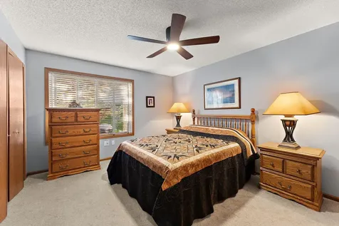 7556 Ojibway Park Bay Woodbury MN 55125