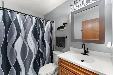 7556 Ojibway Park Bay Woodbury MN 55125