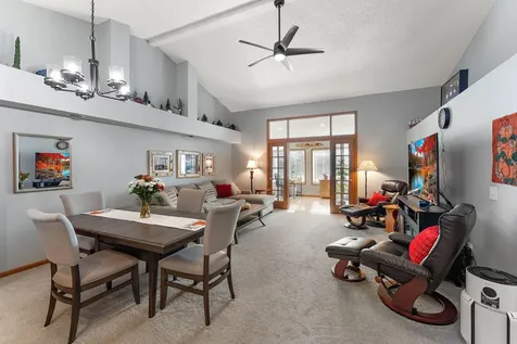7556 Ojibway Park Bay Woodbury MN 55125