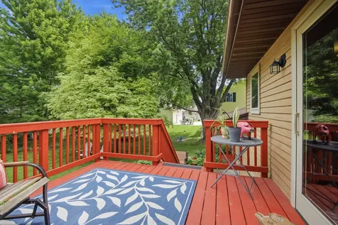 323 7th Street SW Eyota MN 55934