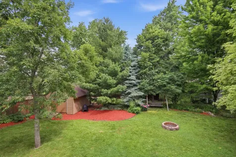 323 7th Street SW Eyota MN 55934