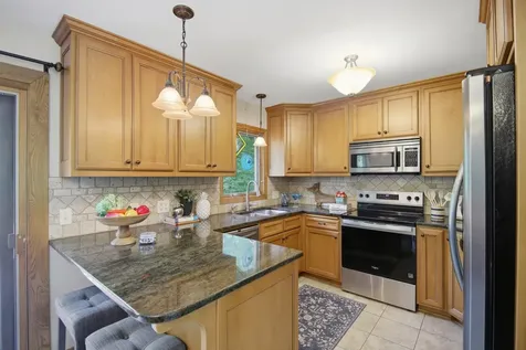 323 7th Street SW Eyota MN 55934
