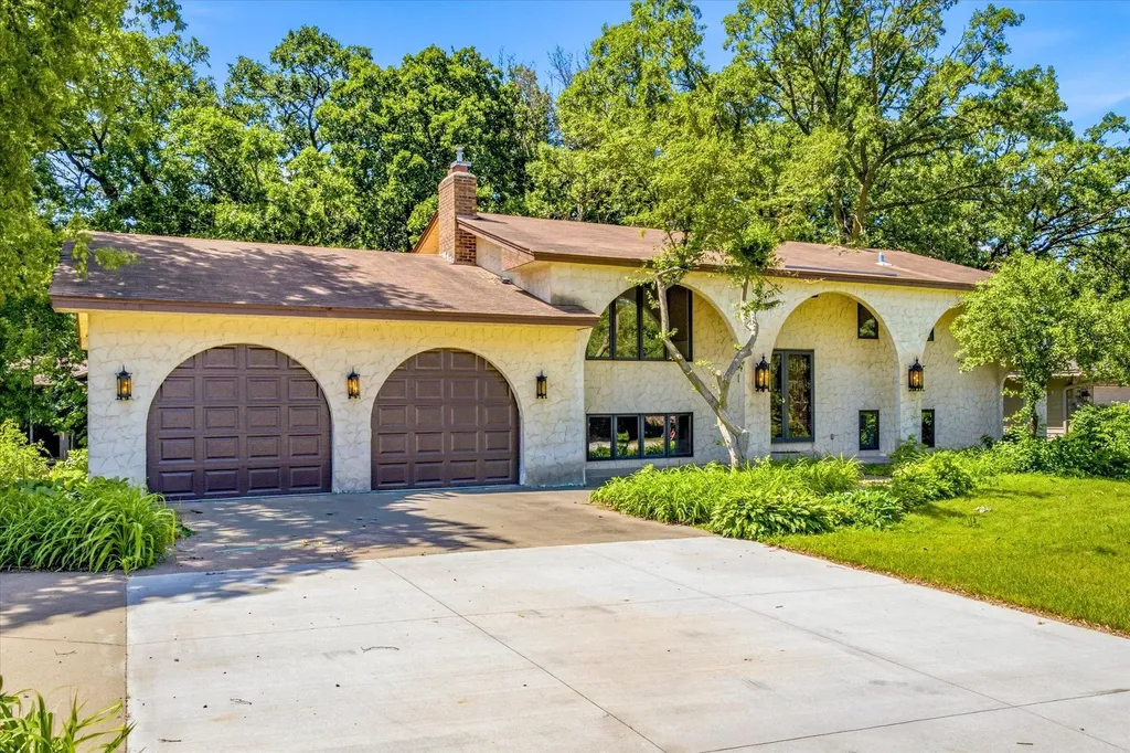 316 Colleen Avenue Shoreview MN 55126