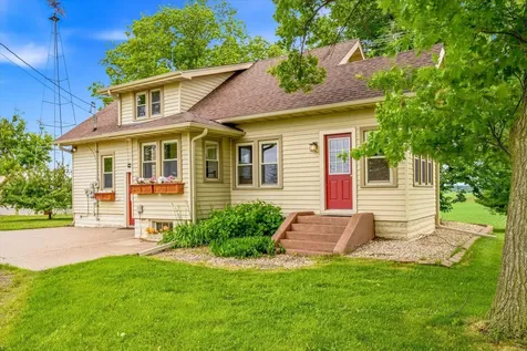 4475 409th Avenue NW Braham MN 55006