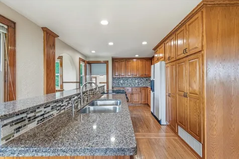 4475 409th Avenue NW Braham MN 55006