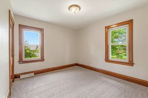 4475 409th Avenue NW Braham MN 55006