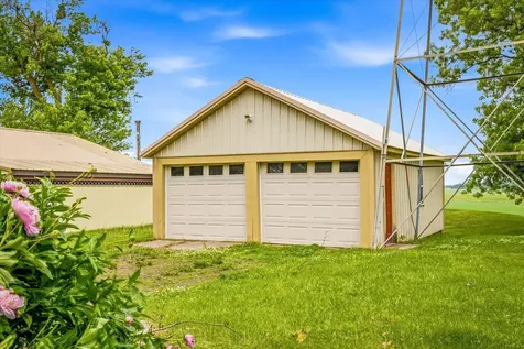 4475 409th Avenue NW Braham MN 55006