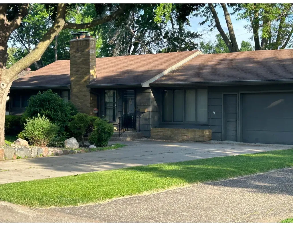 1200 Shryer Avenue W Saint Paul MN 55113