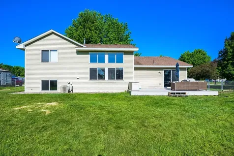 509 S Maple Street S Belle Plaine MN 56011