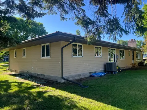 427 Lori Lane Litchfield MN 55355