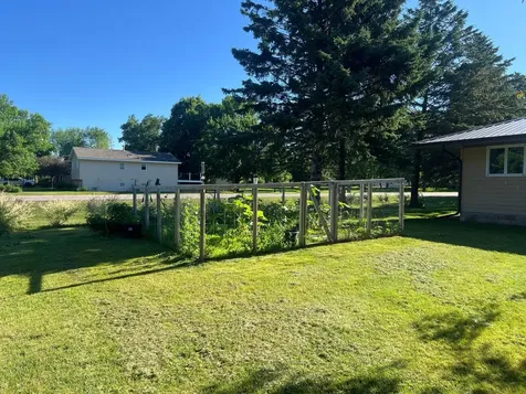 427 Lori Lane Litchfield MN 55355