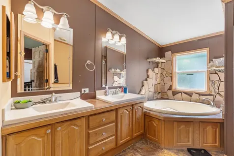 93 Riverside Terrace Watertown MN 55388