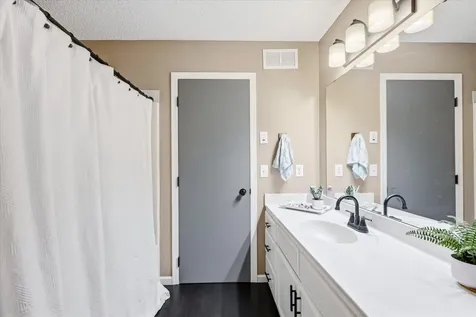 350 Horizon Drive Le Center MN 56057