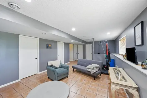 350 Horizon Drive Le Center MN 56057
