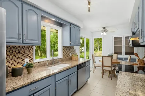 8609 W River Road Brooklyn Park MN 55444