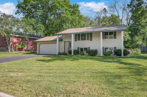 9109 Erickson Court N Brooklyn Park MN 55428