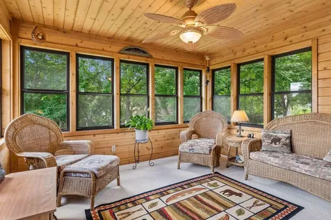 156 Red Oaks Drive Vadnais Heights MN 55127