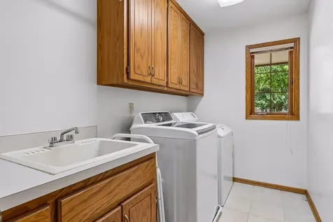156 Red Oaks Drive Vadnais Heights MN 55127