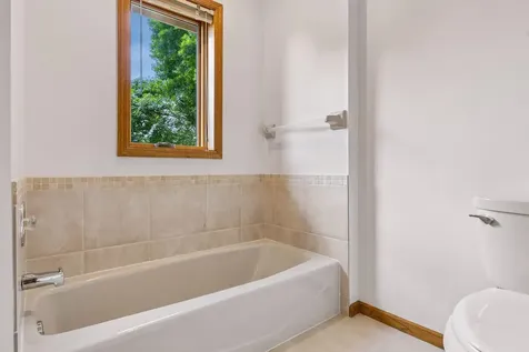 156 Red Oaks Drive Vadnais Heights MN 55127