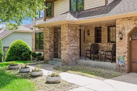 156 Red Oaks Drive Vadnais Heights MN 55127
