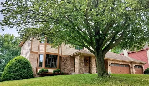 156 Red Oaks Drive Vadnais Heights MN 55127