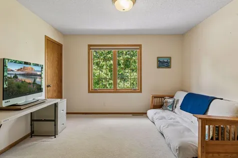 156 Red Oaks Drive Vadnais Heights MN 55127