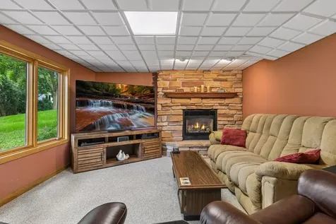 156 Red Oaks Drive Vadnais Heights MN 55127