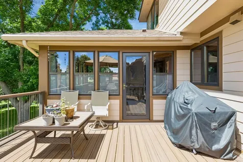 156 Red Oaks Drive Vadnais Heights MN 55127