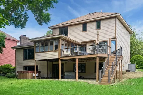 156 Red Oaks Drive Vadnais Heights MN 55127