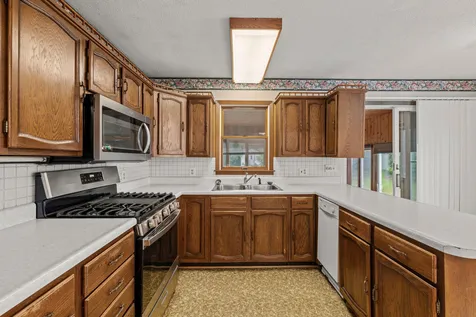 823 Oakwood Drive Anoka MN 55303