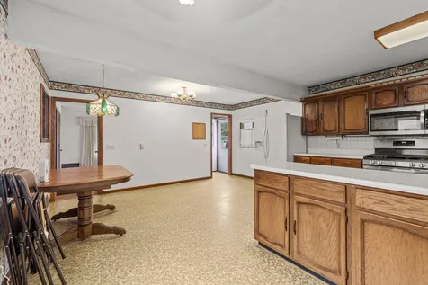 823 Oakwood Drive Anoka MN 55303