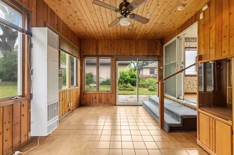 823 Oakwood Drive Anoka MN 55303