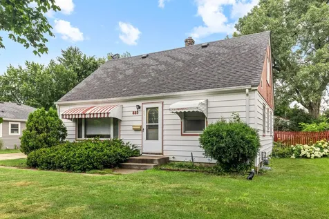 823 Oakwood Drive Anoka MN 55303