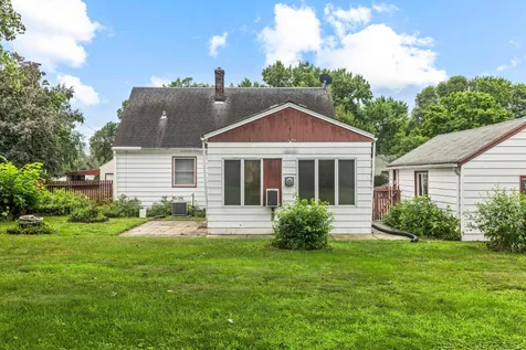 823 Oakwood Drive Anoka MN 55303