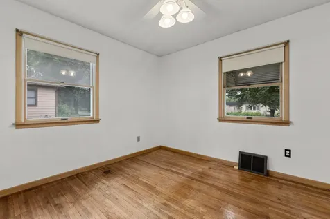 823 Oakwood Drive Anoka MN 55303