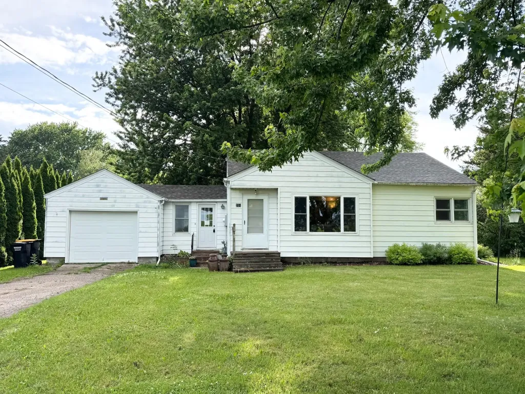 231 4th Street Holdingford MN 56340