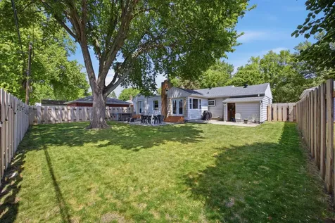 1437 11th Street S Fargo ND 58103