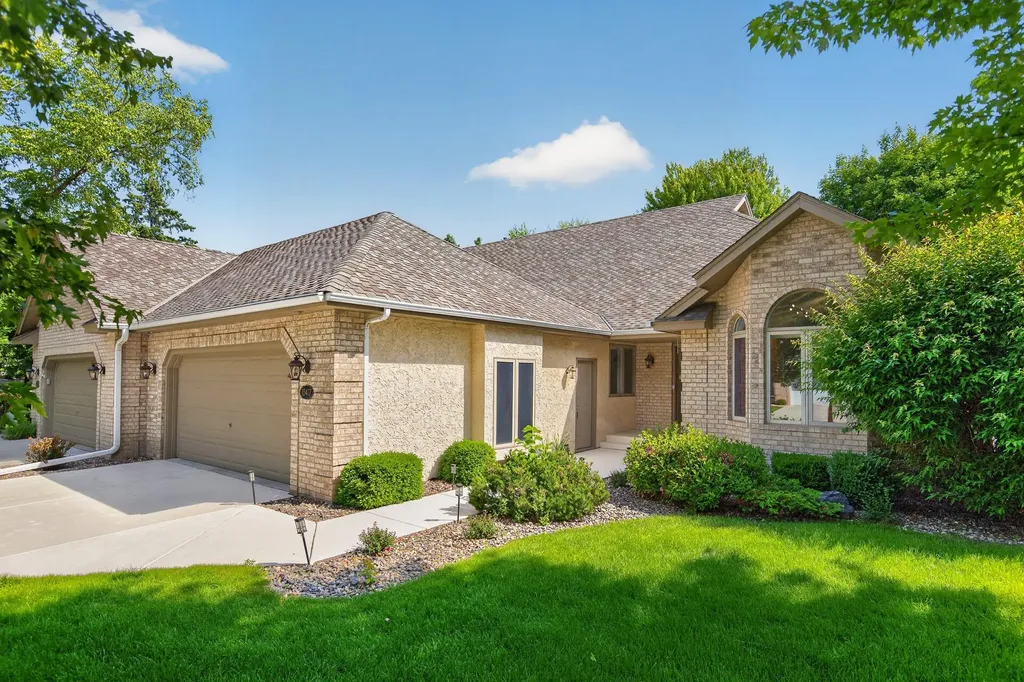 10417 Fawns Way Eden Prairie MN 55347