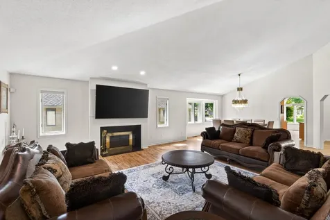 10417 Fawns Way Eden Prairie MN 55347