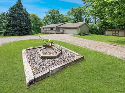 1622 Us Highway 8 Saint Croix Falls WI 54024