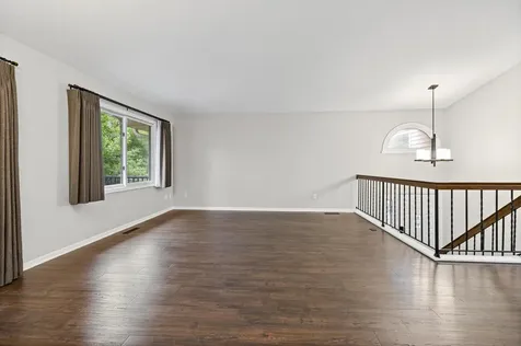 1544 Clemson Drive Eagan MN 55122