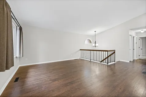 1544 Clemson Drive Eagan MN 55122